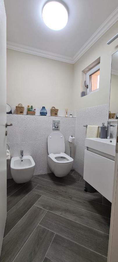 Apartament White Rezidence Curtea de Argeş Zewnętrze zdjęcie